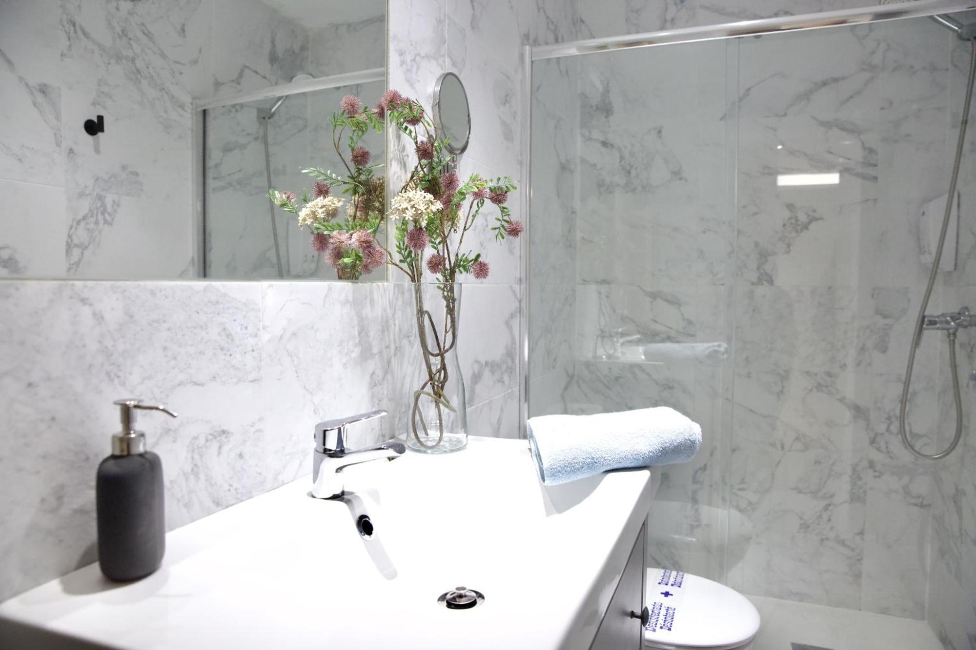 Dplace To Be - Exclusive Apartments In Historic Center Мадрид Номер фото