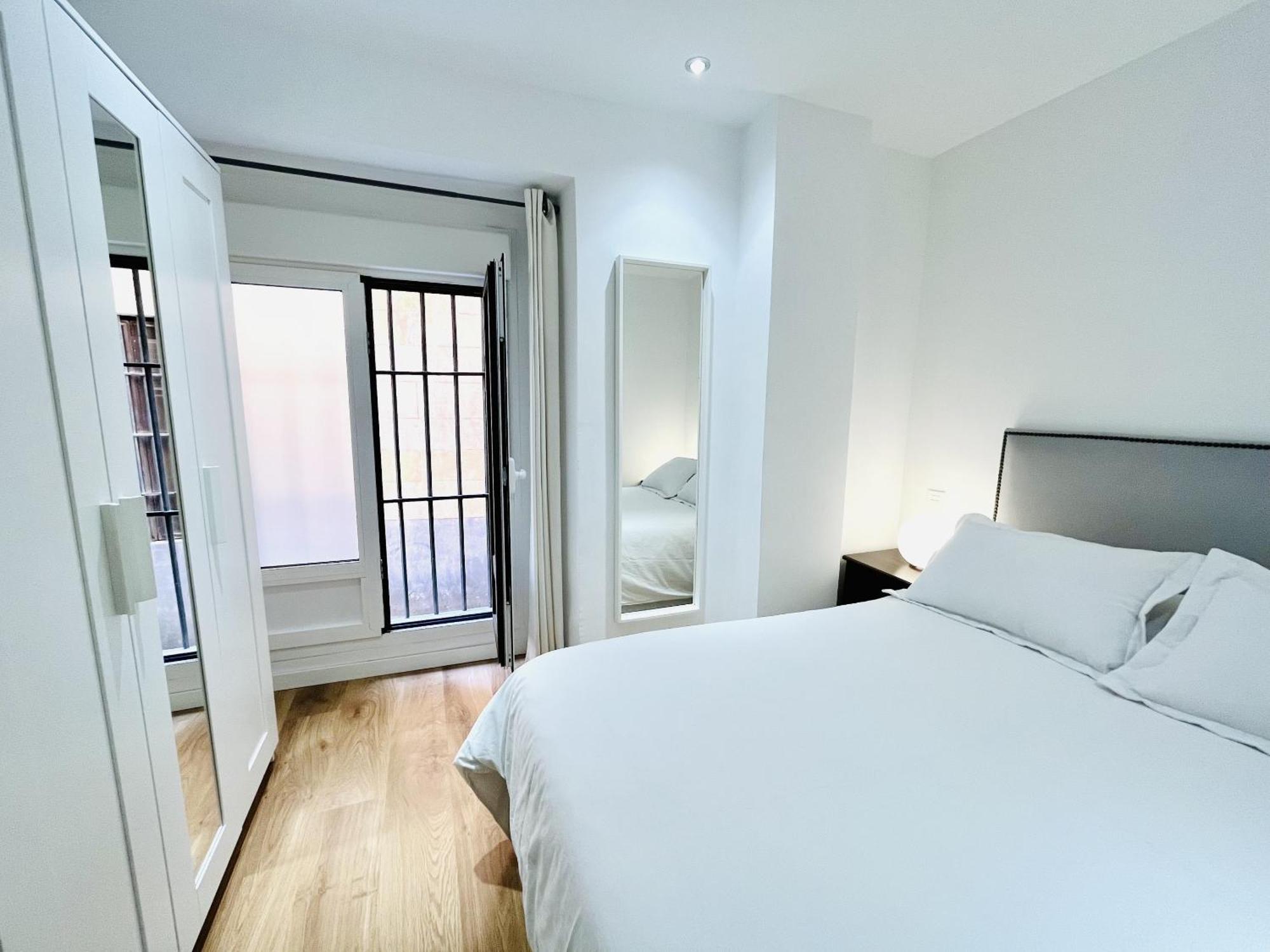 Dplace To Be - Exclusive Apartments In Historic Center Мадрид Номер фото