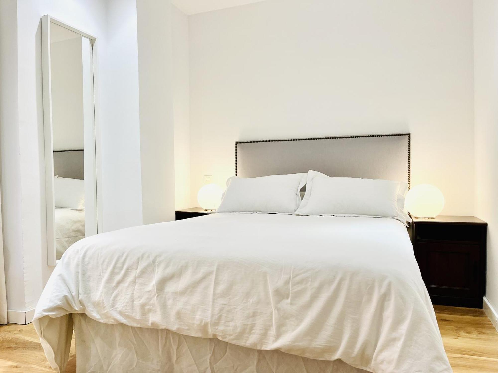 Dplace To Be - Exclusive Apartments In Historic Center Мадрид Номер фото
