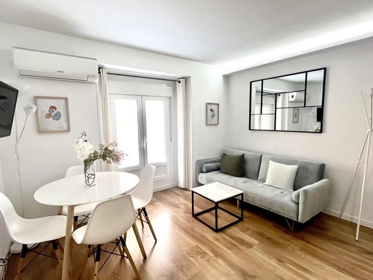 Dplace To Be - Exclusive Apartments In Historic Center Мадрид Номер фото