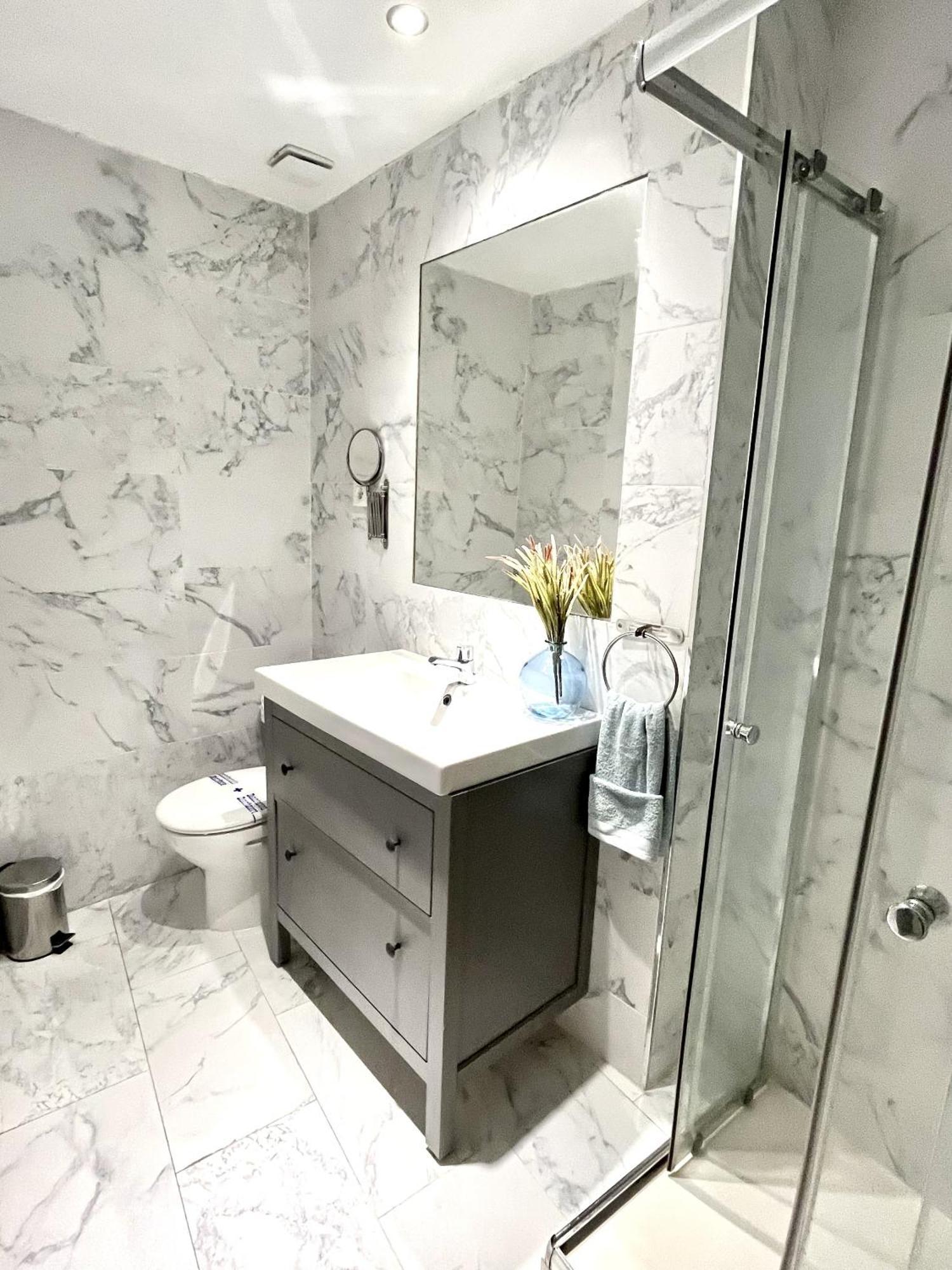 Dplace To Be - Exclusive Apartments In Historic Center Мадрид Номер фото